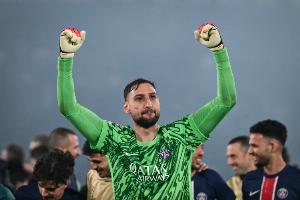 手机网游-队报：多纳鲁马仍跟巴黎训练，曼联退出竞争&amp;他更接近加盟曼城