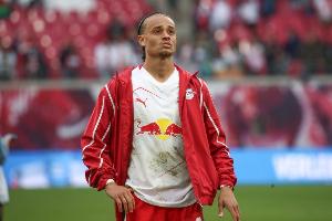 九游云游戏-图片报：西蒙斯离队的概率降至50%，切尔西得先卖人才能签他